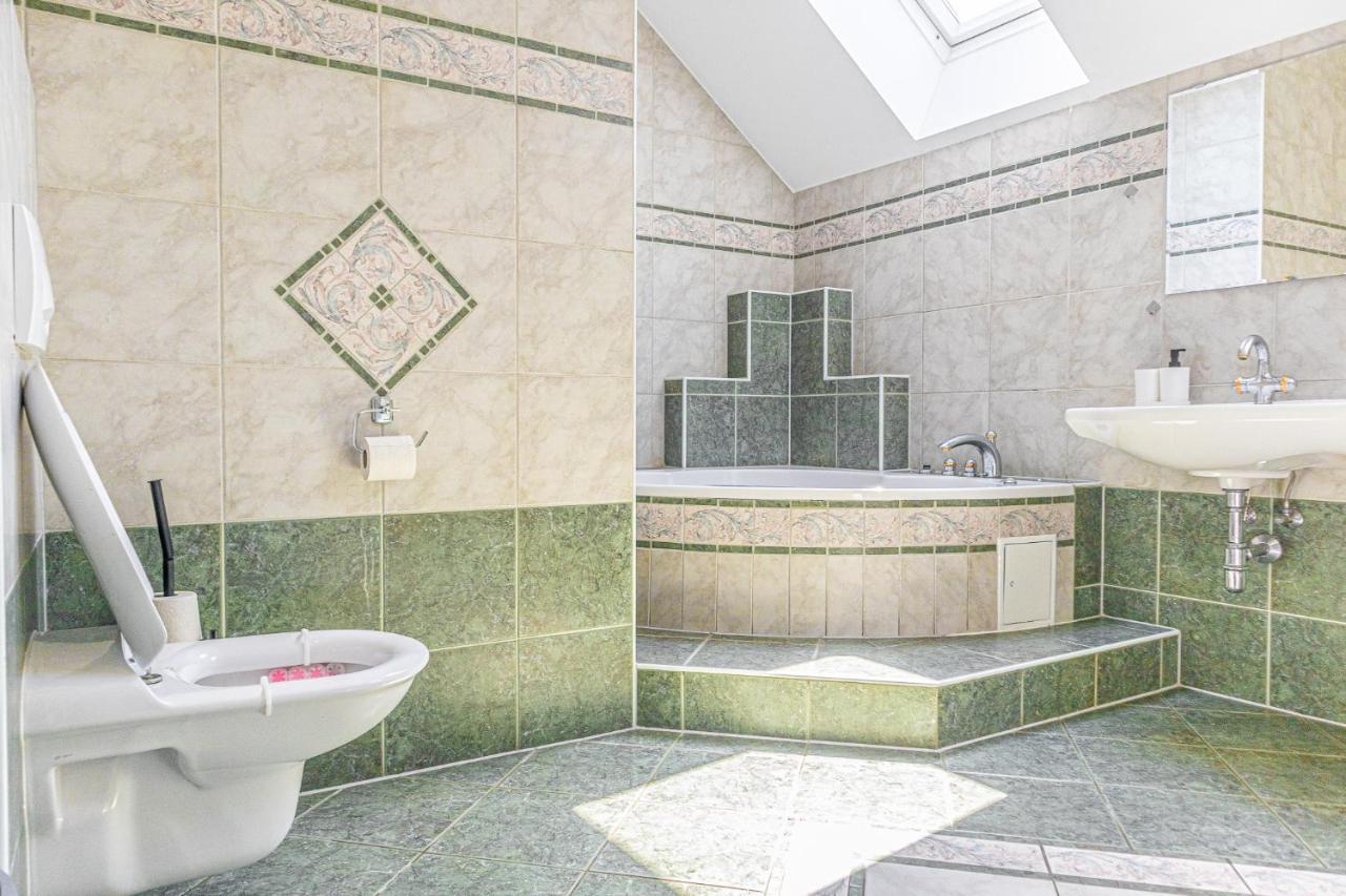 Exquisite With Free Parking - Suitable For Groups Up To 18p * Wien