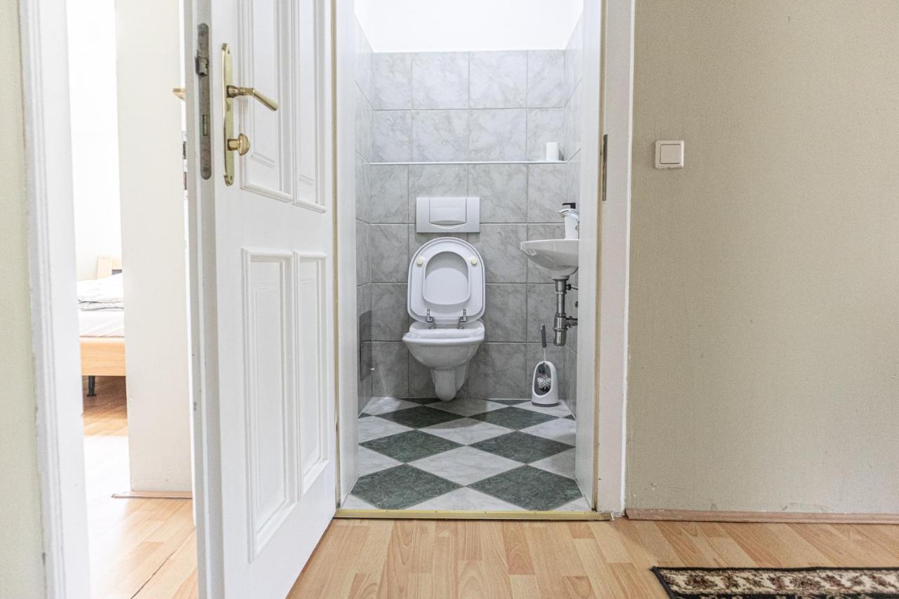 Apartment Exquisite With Free Parking - Suitable For Groups Up To 18p Wien