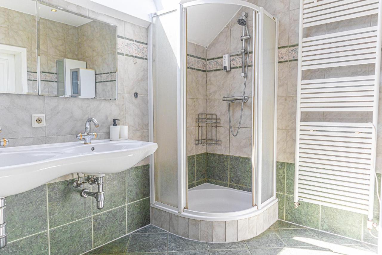 Exquisite With Free Parking - Suitable For Groups Up To 18p Wien