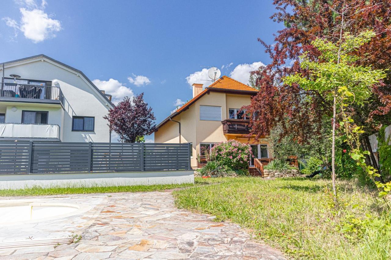 Exquisite With Free Parking - Suitable For Groups Up To 18p Apartamento *