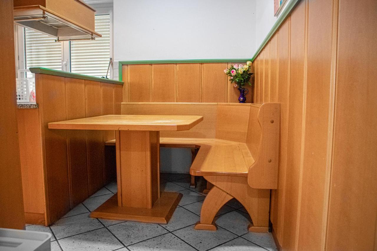 Apartamento Exquisite With Free Parking - Suitable For Groups Up To 18p